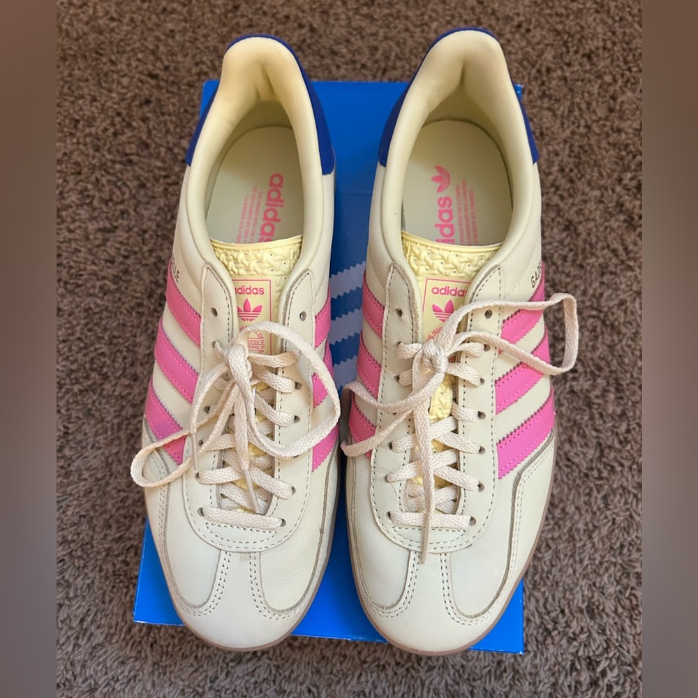 Adidas Gazelle Women’s 9.5 WORN ONCE with box